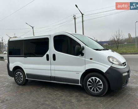 Белый Опель Виваро, объемом двигателя 1.9 л и пробегом 230 тыс. км за 7200 $, фото 9 на Automoto.ua