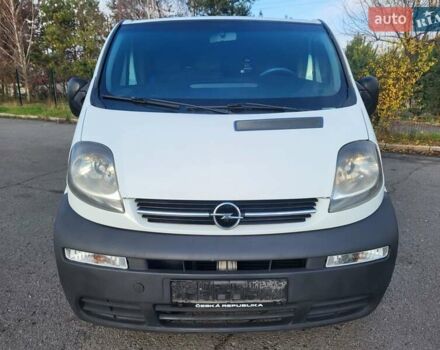 Белый Опель Виваро, объемом двигателя 1.9 л и пробегом 245 тыс. км за 7999 $, фото 6 на Automoto.ua