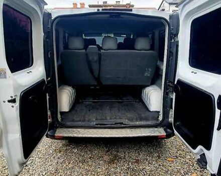 Белый Опель Виваро, объемом двигателя 2.5 л и пробегом 309 тыс. км за 7300 $, фото 18 на Automoto.ua