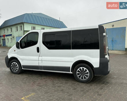 Белый Опель Виваро, объемом двигателя 1.9 л и пробегом 230 тыс. км за 7200 $, фото 4 на Automoto.ua