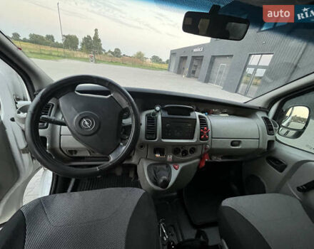 Белый Опель Виваро, объемом двигателя 1.9 л и пробегом 270 тыс. км за 6700 $, фото 10 на Automoto.ua
