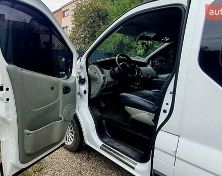 Белый Опель Виваро, объемом двигателя 2.5 л и пробегом 309 тыс. км за 7300 $, фото 2 на Automoto.ua