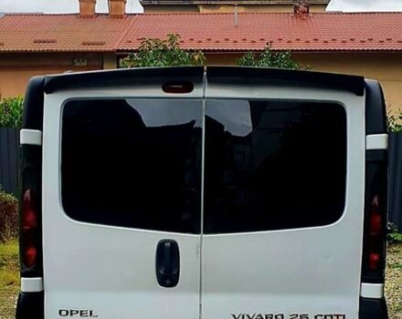 Белый Опель Виваро, объемом двигателя 2.5 л и пробегом 309 тыс. км за 7300 $, фото 1 на Automoto.ua