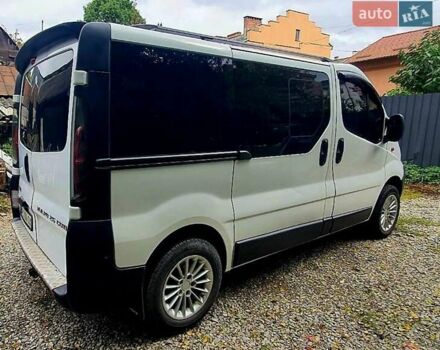 Белый Опель Виваро, объемом двигателя 2.5 л и пробегом 309 тыс. км за 7300 $, фото 4 на Automoto.ua