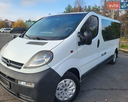 Белый Опель Виваро, объемом двигателя 1.9 л и пробегом 245 тыс. км за 7999 $, фото 2 на Automoto.ua
