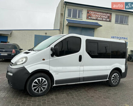 Белый Опель Виваро, объемом двигателя 1.9 л и пробегом 230 тыс. км за 7200 $, фото 2 на Automoto.ua