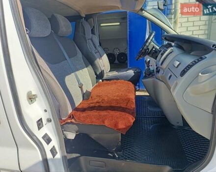 Белый Опель Виваро, объемом двигателя 1.9 л и пробегом 165 тыс. км за 7500 $, фото 13 на Automoto.ua