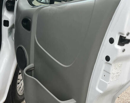 Білий Опель Віваро, об'ємом двигуна 1.87 л та пробігом 310 тис. км за 7400 $, фото 12 на Automoto.ua