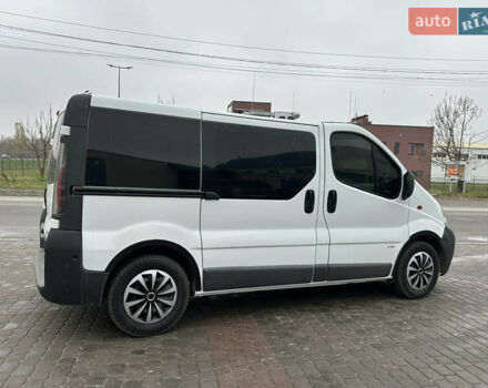 Белый Опель Виваро, объемом двигателя 1.9 л и пробегом 230 тыс. км за 7200 $, фото 14 на Automoto.ua