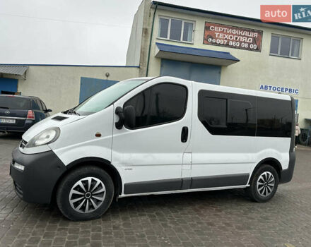 Белый Опель Виваро, объемом двигателя 1.9 л и пробегом 230 тыс. км за 7200 $, фото 1 на Automoto.ua