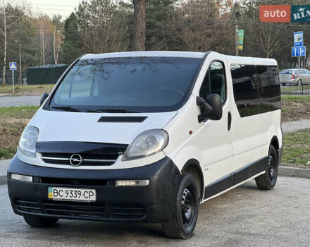 Білий Опель Віваро, об'ємом двигуна 1.87 л та пробігом 400 тис. км за 5800 $, фото 2 на Automoto.ua