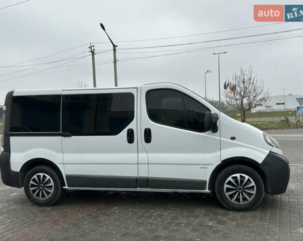 Белый Опель Виваро, объемом двигателя 1.9 л и пробегом 230 тыс. км за 7200 $, фото 16 на Automoto.ua