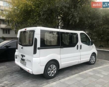 Белый Опель Виваро, объемом двигателя 1.87 л и пробегом 200 тыс. км за 7900 $, фото 2 на Automoto.ua