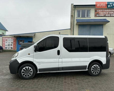 Белый Опель Виваро, объемом двигателя 1.9 л и пробегом 230 тыс. км за 7200 $, фото 6 на Automoto.ua