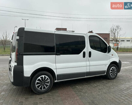 Белый Опель Виваро, объемом двигателя 1.9 л и пробегом 230 тыс. км за 7200 $, фото 13 на Automoto.ua