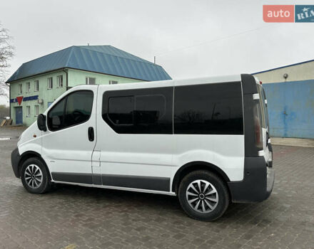 Белый Опель Виваро, объемом двигателя 1.9 л и пробегом 230 тыс. км за 7200 $, фото 3 на Automoto.ua