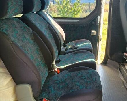 Белый Опель Виваро, объемом двигателя 2.5 л и пробегом 252 тыс. км за 7500 $, фото 9 на Automoto.ua