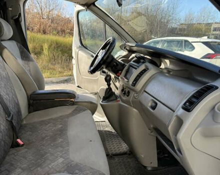 Белый Опель Виваро, объемом двигателя 1.9 л и пробегом 415 тыс. км за 5999 $, фото 10 на Automoto.ua