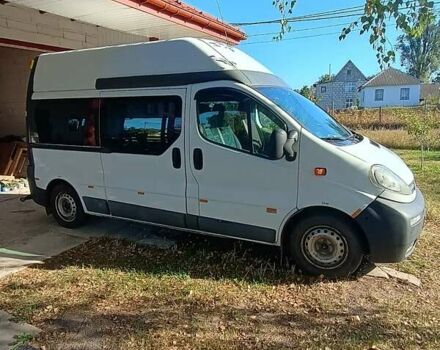 Белый Опель Виваро, объемом двигателя 2.5 л и пробегом 252 тыс. км за 7500 $, фото 3 на Automoto.ua
