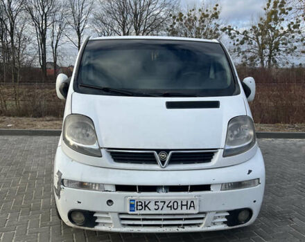 Белый Опель Виваро, объемом двигателя 1.9 л и пробегом 335 тыс. км за 6000 $, фото 3 на Automoto.ua