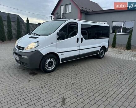 Білий Опель Віваро, об'ємом двигуна 1.9 л та пробігом 245 тис. км за 8800 $, фото 1 на Automoto.ua