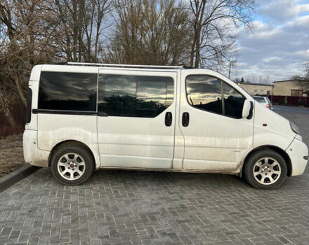 Белый Опель Виваро, объемом двигателя 1.9 л и пробегом 335 тыс. км за 6000 $, фото 1 на Automoto.ua
