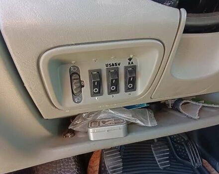 Белый Опель Виваро, объемом двигателя 2.5 л и пробегом 252 тыс. км за 7500 $, фото 6 на Automoto.ua