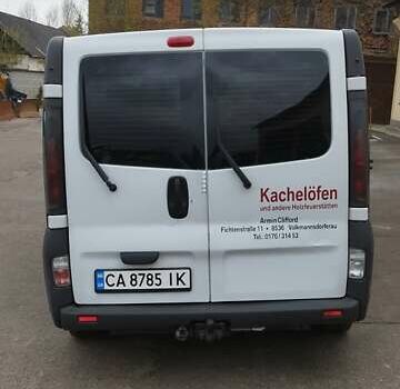 Белый Опель Виваро, объемом двигателя 1.9 л и пробегом 270 тыс. км за 8000 $, фото 9 на Automoto.ua
