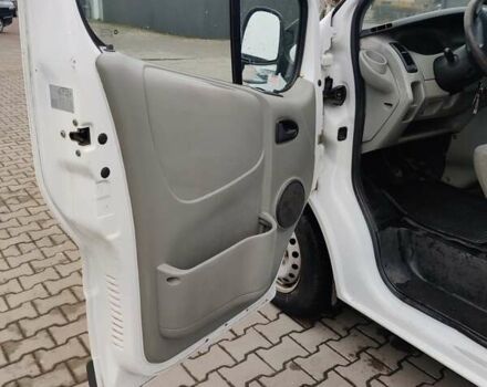 Белый Опель Виваро, объемом двигателя 1.87 л и пробегом 280 тыс. км за 6000 $, фото 11 на Automoto.ua