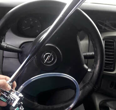 Белый Опель Виваро, объемом двигателя 1.9 л и пробегом 231 тыс. км за 7999 $, фото 1 на Automoto.ua