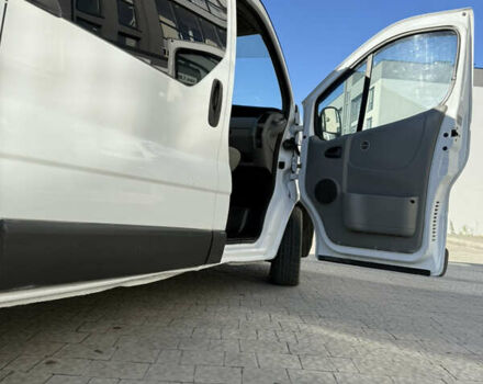 Белый Опель Виваро, объемом двигателя 1.9 л и пробегом 415 тыс. км за 5999 $, фото 17 на Automoto.ua