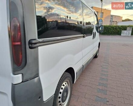 Білий Опель Віваро, об'ємом двигуна 1.9 л та пробігом 272 тис. км за 8800 $, фото 5 на Automoto.ua
