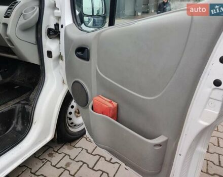 Белый Опель Виваро, объемом двигателя 1.87 л и пробегом 280 тыс. км за 6000 $, фото 30 на Automoto.ua