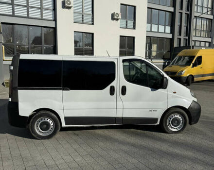 Белый Опель Виваро, объемом двигателя 1.9 л и пробегом 415 тыс. км за 5999 $, фото 4 на Automoto.ua