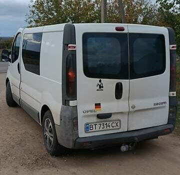 Белый Опель Виваро, объемом двигателя 2.46 л и пробегом 317 тыс. км за 7700 $, фото 5 на Automoto.ua