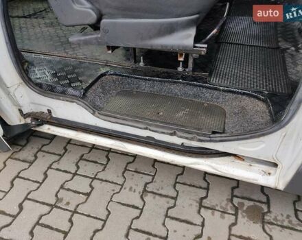 Белый Опель Виваро, объемом двигателя 1.87 л и пробегом 280 тыс. км за 6000 $, фото 26 на Automoto.ua