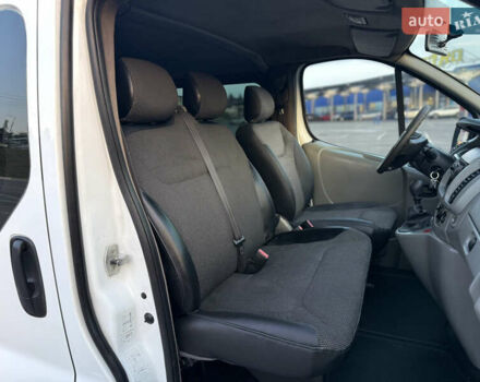 Білий Опель Віваро, об'ємом двигуна 1.9 л та пробігом 340 тис. км за 7800 $, фото 16 на Automoto.ua
