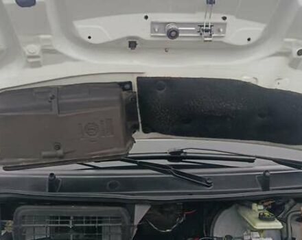 Белый Опель Виваро, объемом двигателя 1.9 л и пробегом 237 тыс. км за 8800 $, фото 33 на Automoto.ua