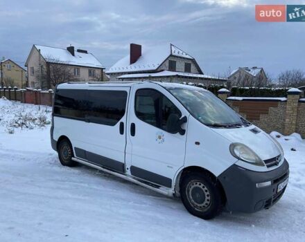 Белый Опель Виваро, объемом двигателя 2.5 л и пробегом 264 тыс. км за 8500 $, фото 5 на Automoto.ua