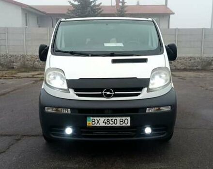 Белый Опель Виваро, объемом двигателя 1.9 л и пробегом 237 тыс. км за 8800 $, фото 10 на Automoto.ua