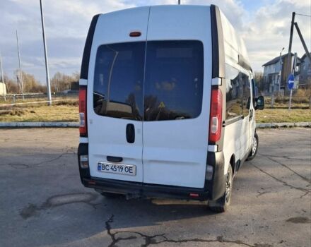 Белый Опель Виваро, объемом двигателя 2 л и пробегом 426 тыс. км за 7600 $, фото 2 на Automoto.ua