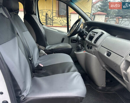 Белый Опель Виваро, объемом двигателя 1.87 л и пробегом 364 тыс. км за 5700 $, фото 6 на Automoto.ua