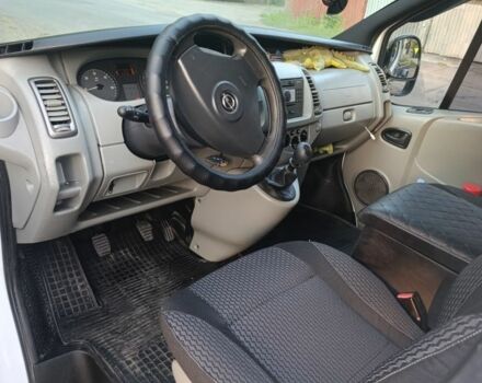 Білий Опель Віваро, об'ємом двигуна 2 л та пробігом 217 тис. км за 9200 $, фото 3 на Automoto.ua