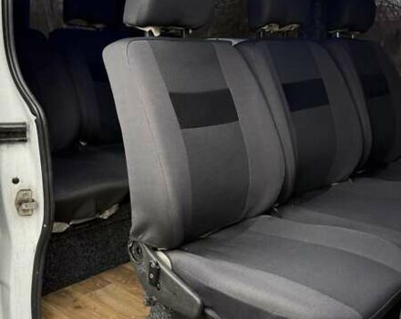 Белый Опель Виваро, объемом двигателя 1.9 л и пробегом 213 тыс. км за 9000 $, фото 3 на Automoto.ua