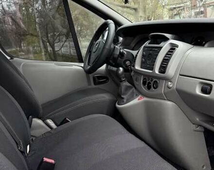 Белый Опель Виваро, объемом двигателя 1.9 л и пробегом 213 тыс. км за 9000 $, фото 2 на Automoto.ua