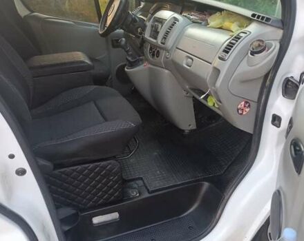 Белый Опель Виваро, объемом двигателя 2 л и пробегом 217 тыс. км за 9200 $, фото 6 на Automoto.ua