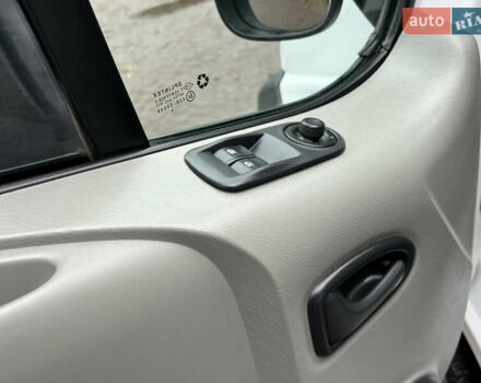 Білий Опель Віваро, об'ємом двигуна 1.9 л та пробігом 370 тис. км за 8350 $, фото 44 на Automoto.ua