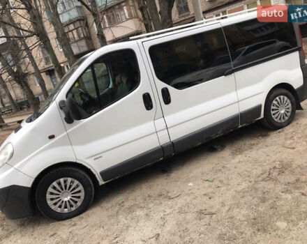 Белый Опель Виваро, объемом двигателя 2 л и пробегом 170 тыс. км за 8500 $, фото 6 на Automoto.ua