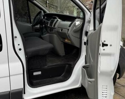 Белый Опель Виваро, объемом двигателя 1.9 л и пробегом 213 тыс. км за 9000 $, фото 6 на Automoto.ua