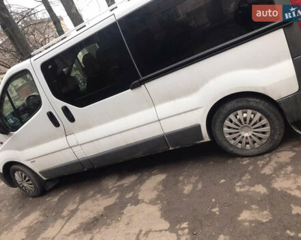 Белый Опель Виваро, объемом двигателя 2 л и пробегом 170 тыс. км за 8500 $, фото 3 на Automoto.ua